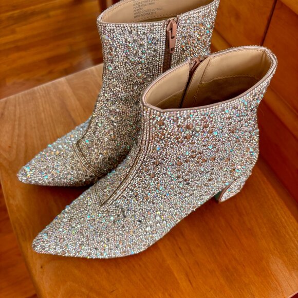 Betsey Johnson Glass & Rhinestone Ankle Bootie Size 7.5 EUC Silver Boot Glitter - Picture 10 of 13